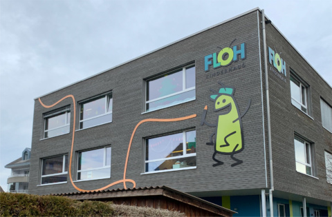 Kinderhaus _Floh_Gebäudebeschriftung